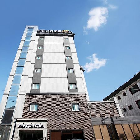 New Suwon Hotel Екстер'єр фото