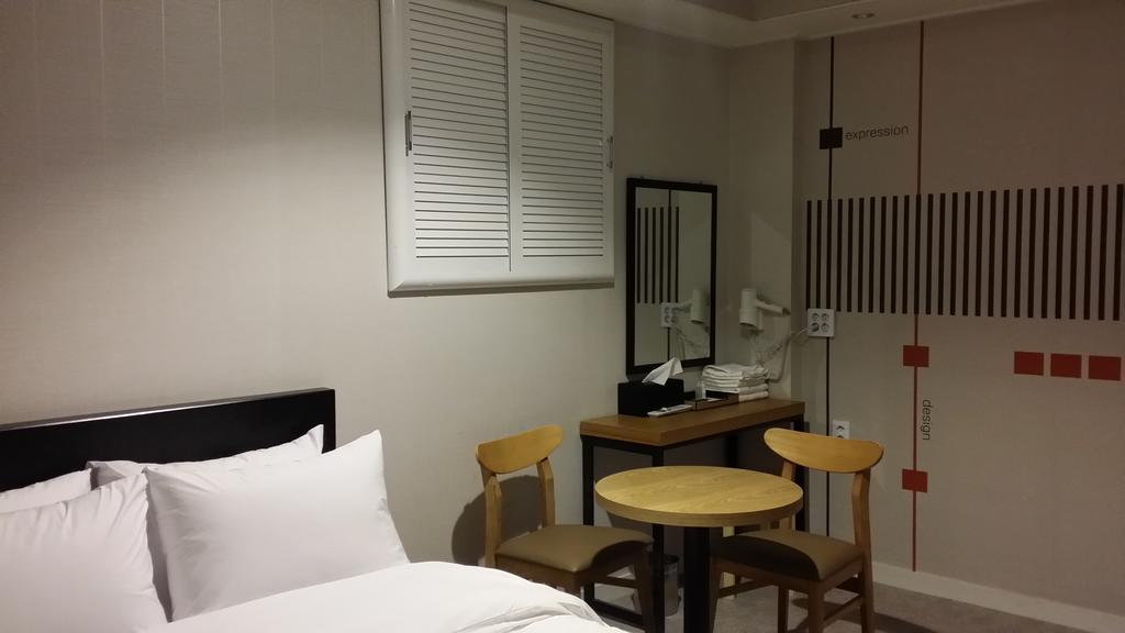 New Suwon Hotel Екстер'єр фото