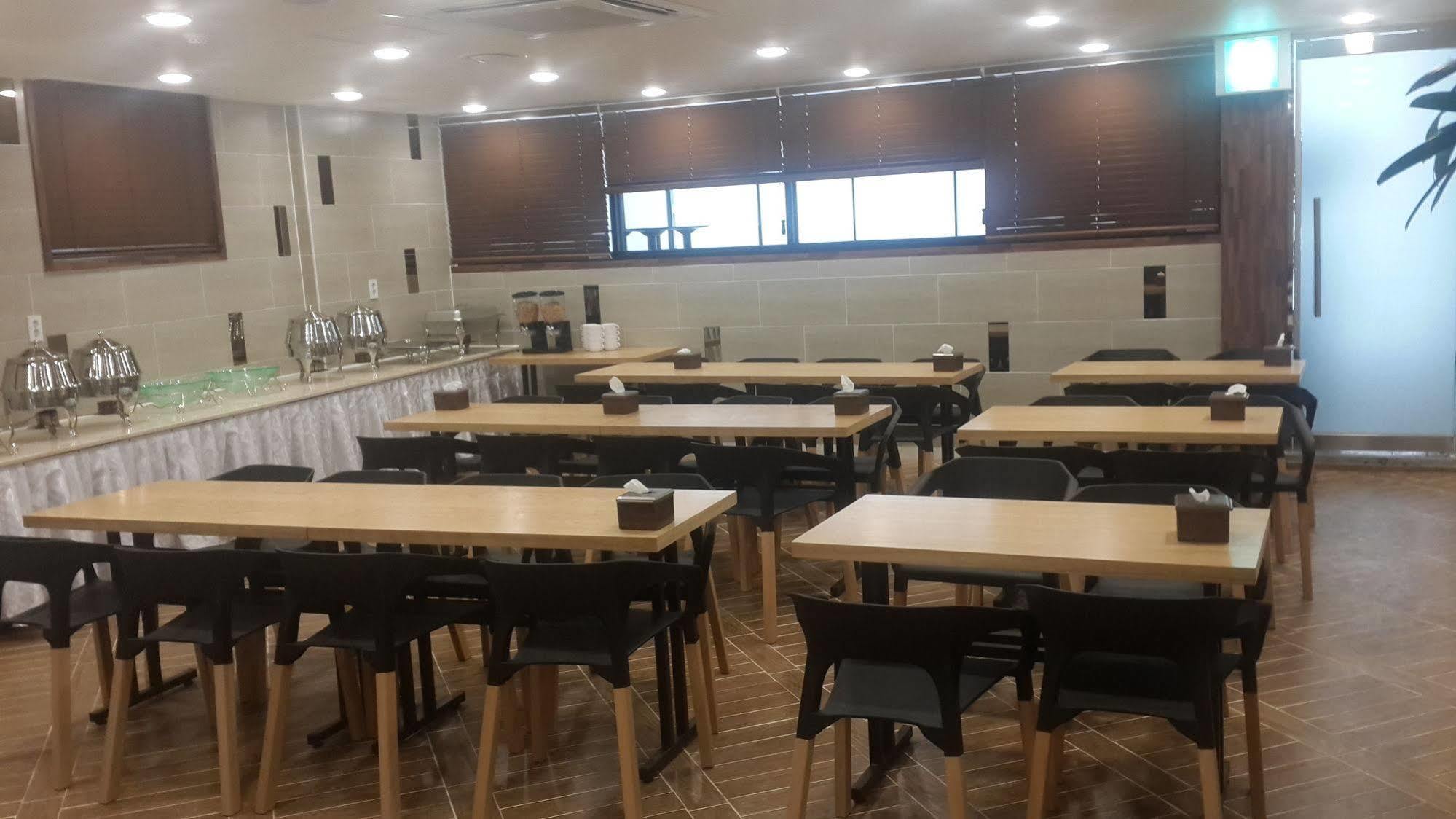 New Suwon Hotel Екстер'єр фото