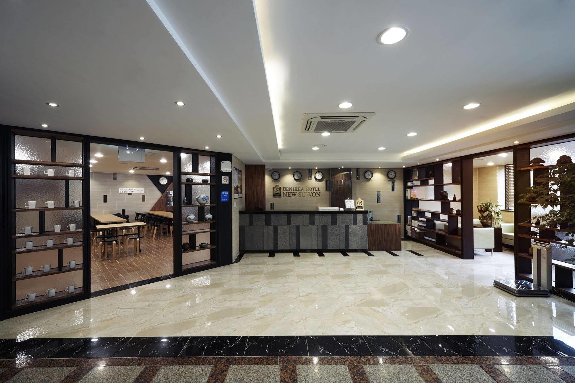 New Suwon Hotel Екстер'єр фото