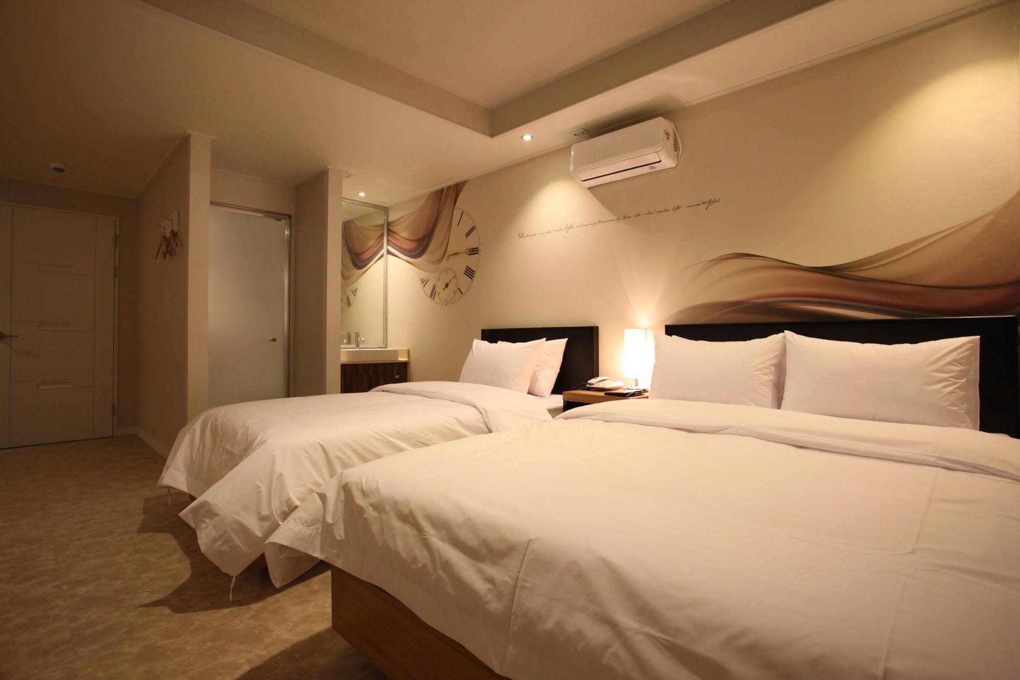 New Suwon Hotel Екстер'єр фото