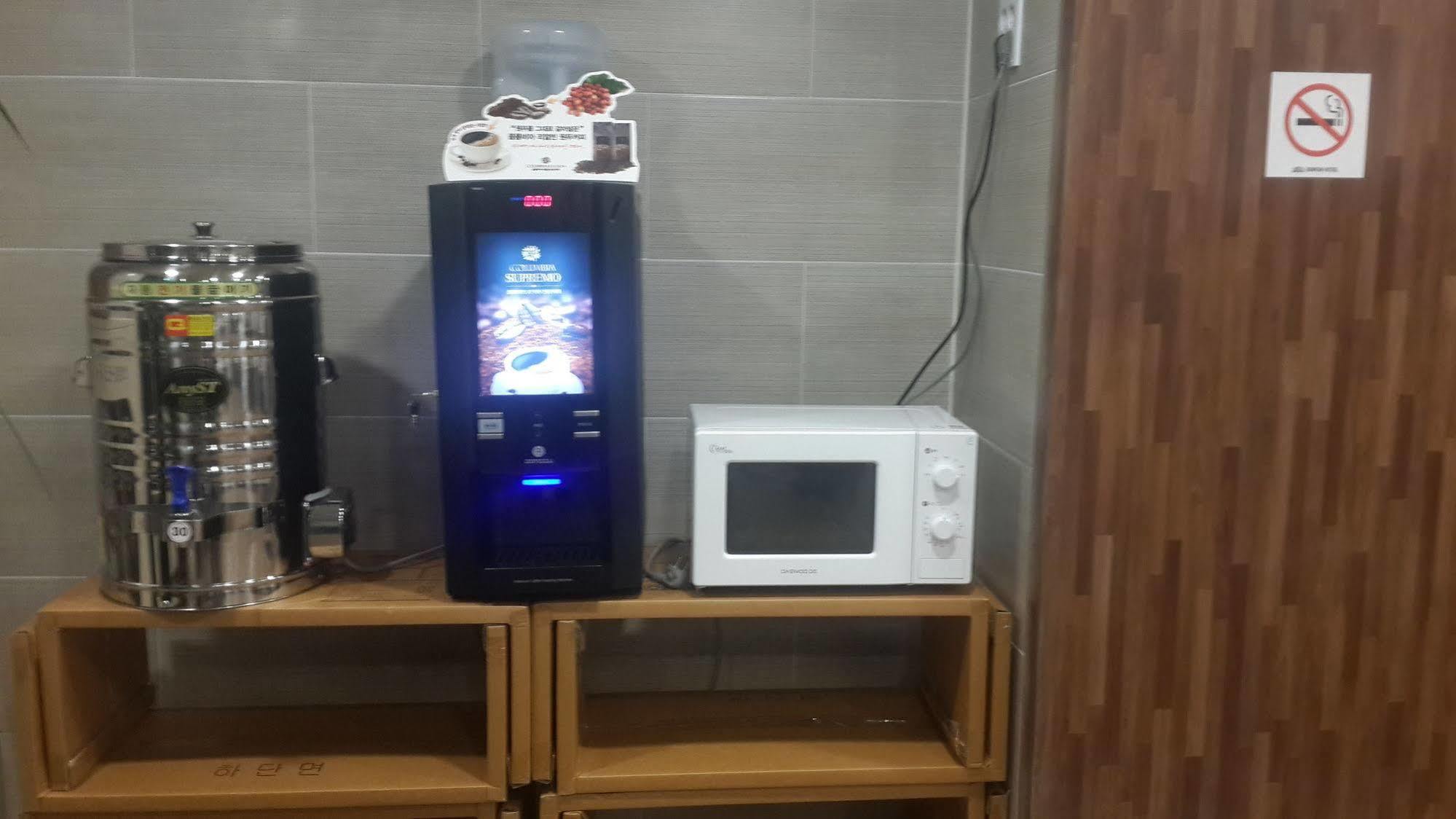 New Suwon Hotel Екстер'єр фото